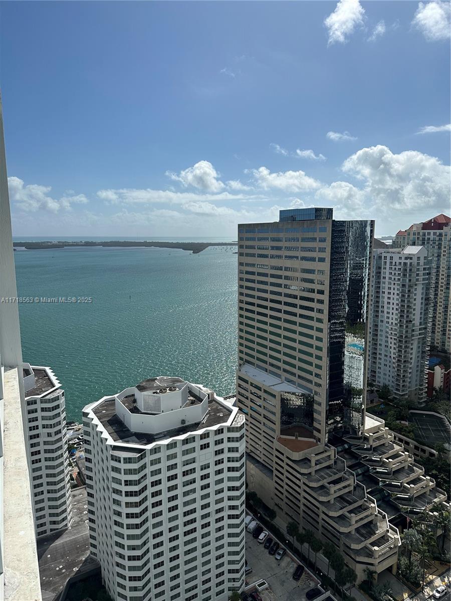 THE PLAZA 851 BRICKELL CO - Residential