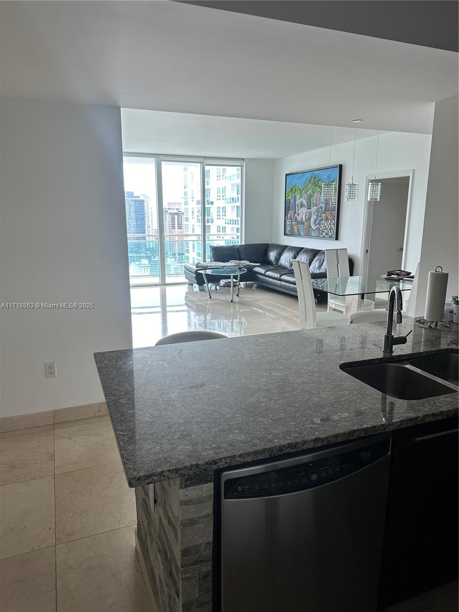 THE PLAZA 851 BRICKELL CO - Residential