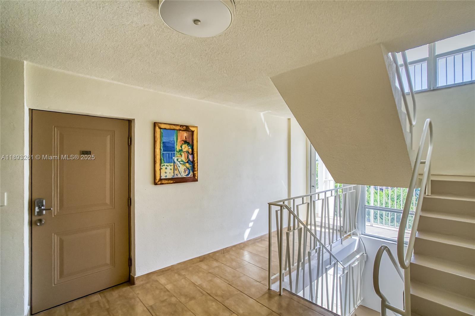 VERSAILLES CO-OP - Residential Lease