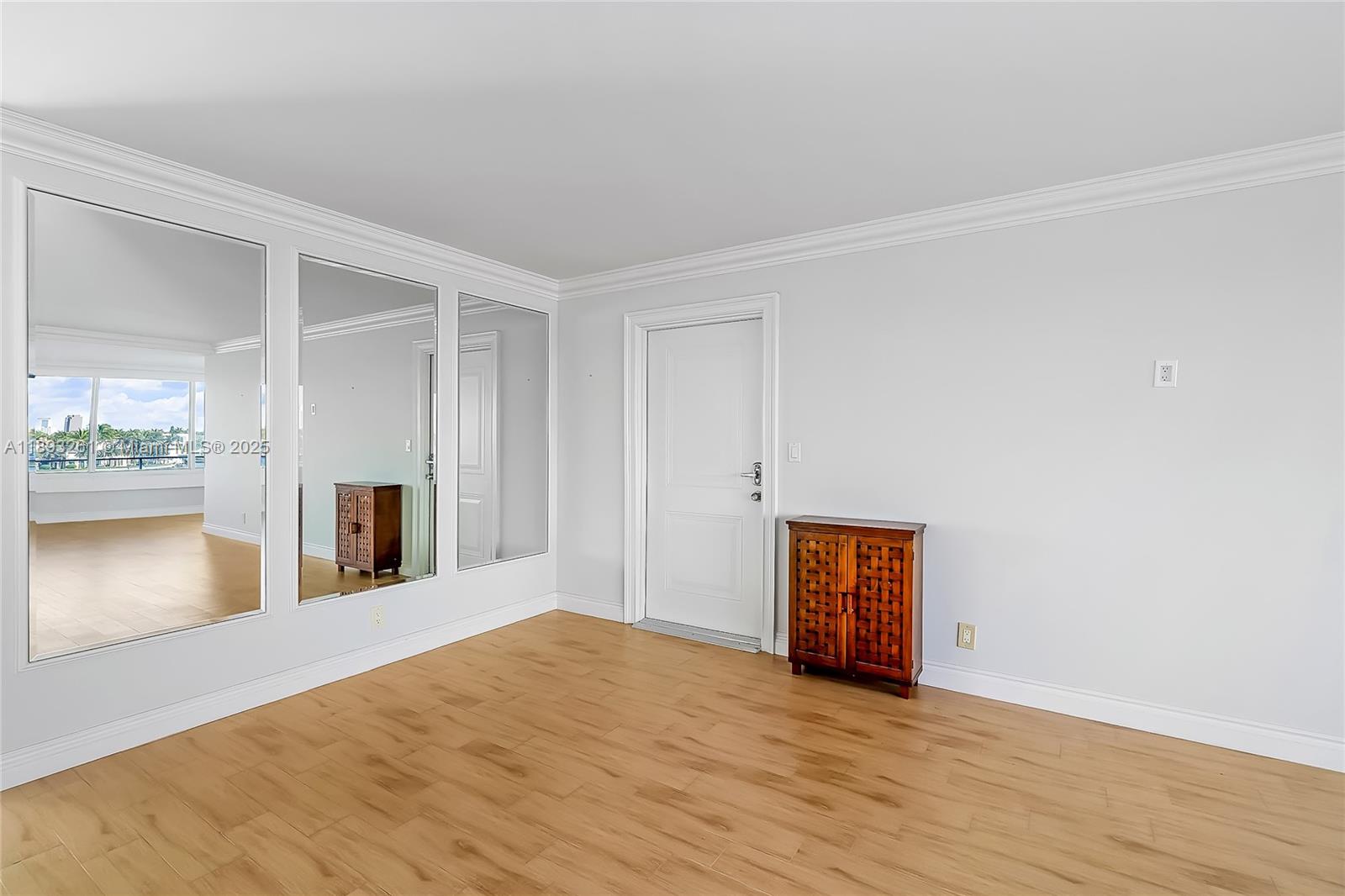 VERSAILLES CO-OP - Residential Lease