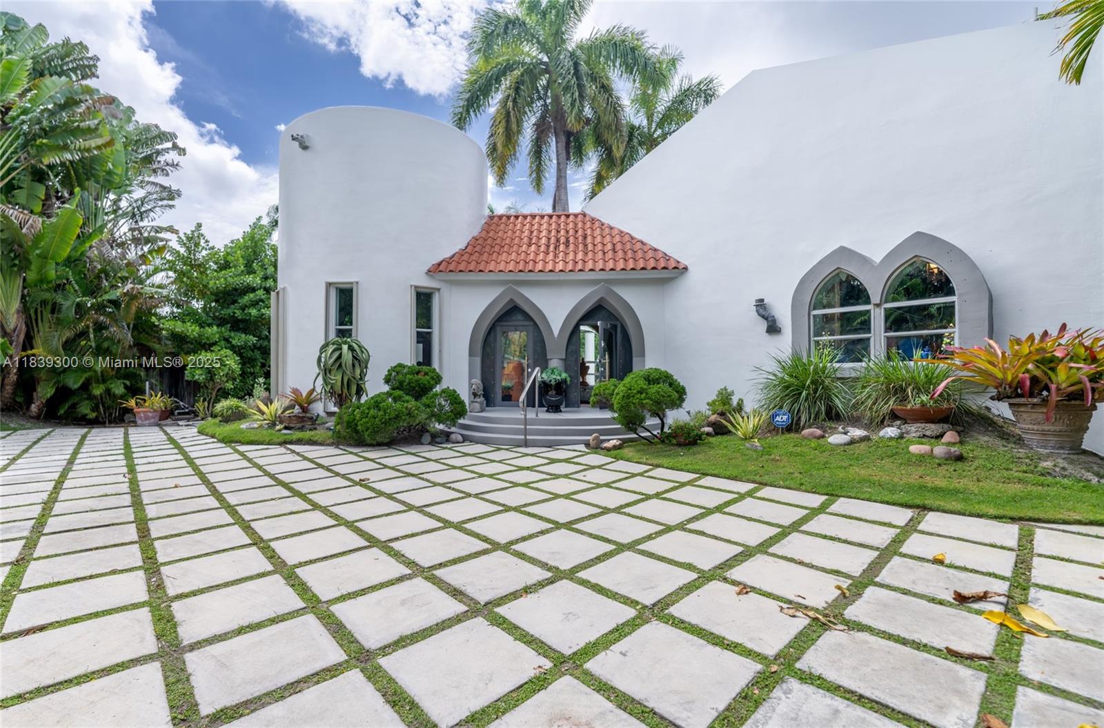 6867 SW 62nd Ter