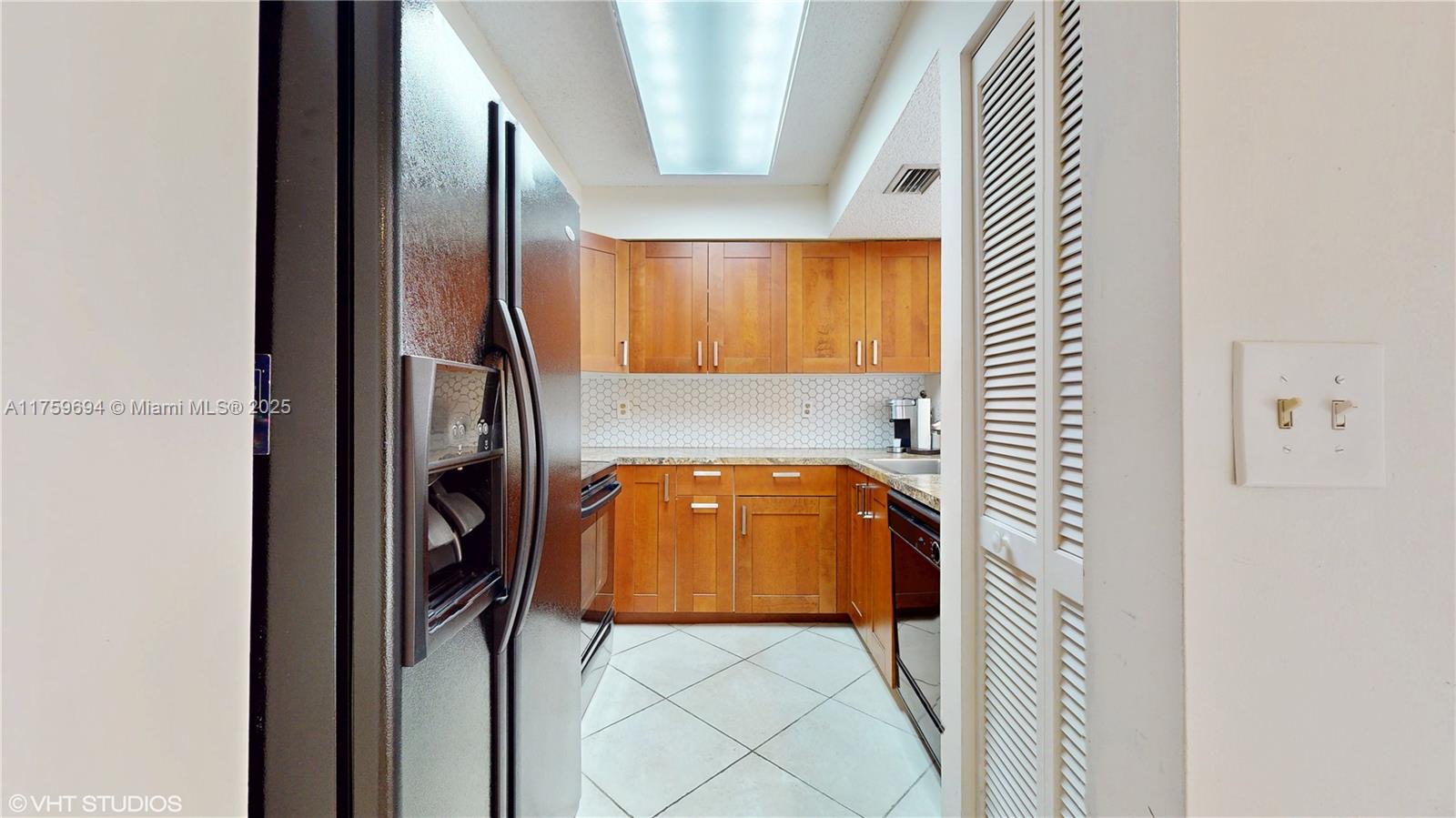 CYPRESS BEND CONDOMINIUM - Residential