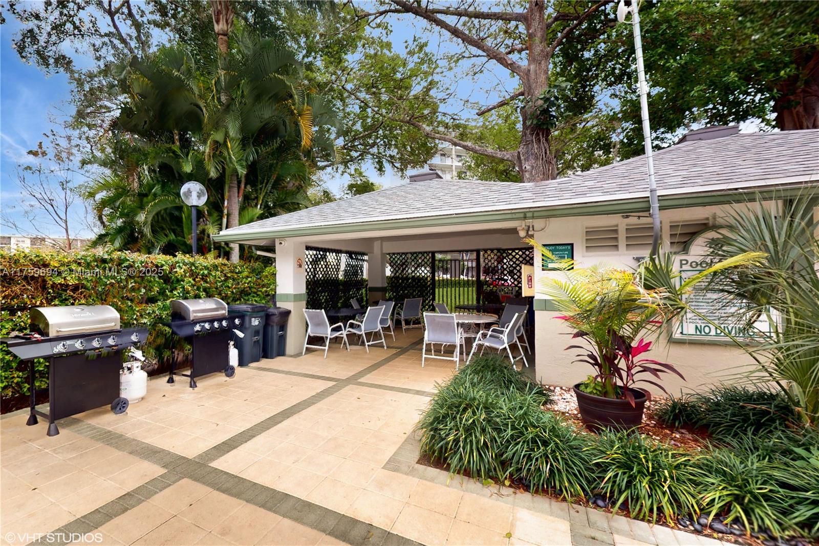 CYPRESS BEND CONDOMINIUM - Residential