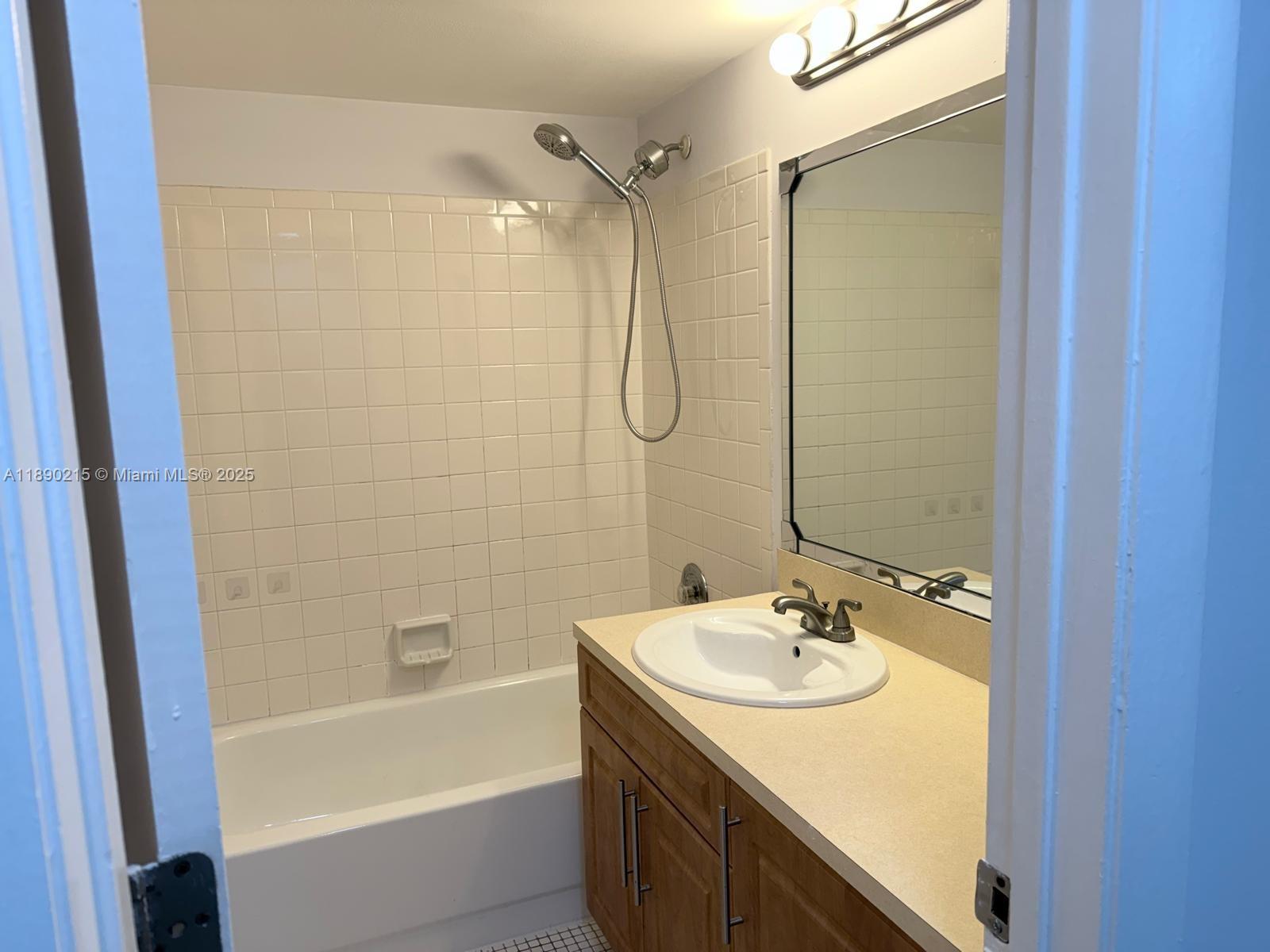 COUNTRY GARDENS CONDO - Residential Lease