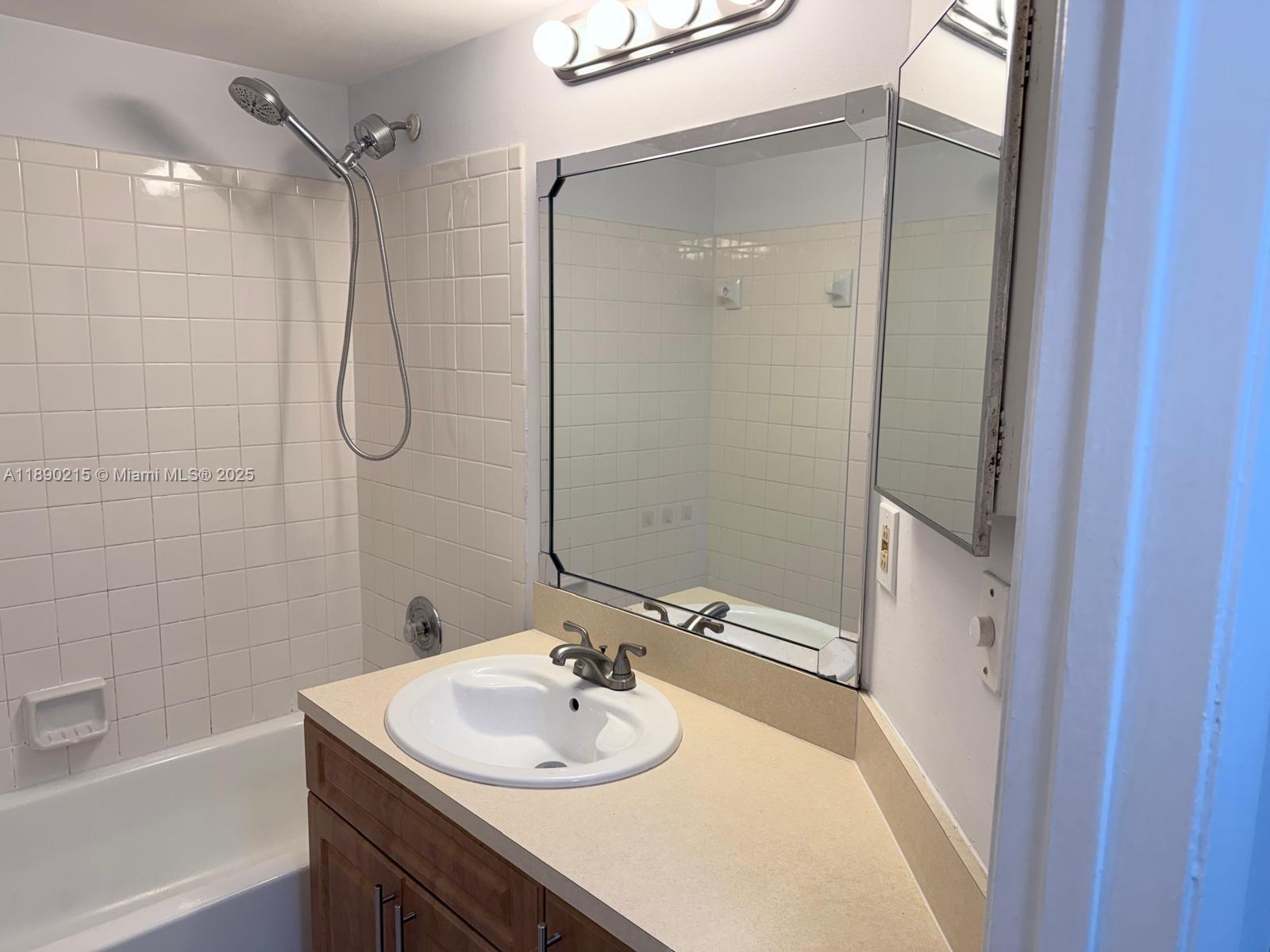 COUNTRY GARDENS CONDO - Residential Lease