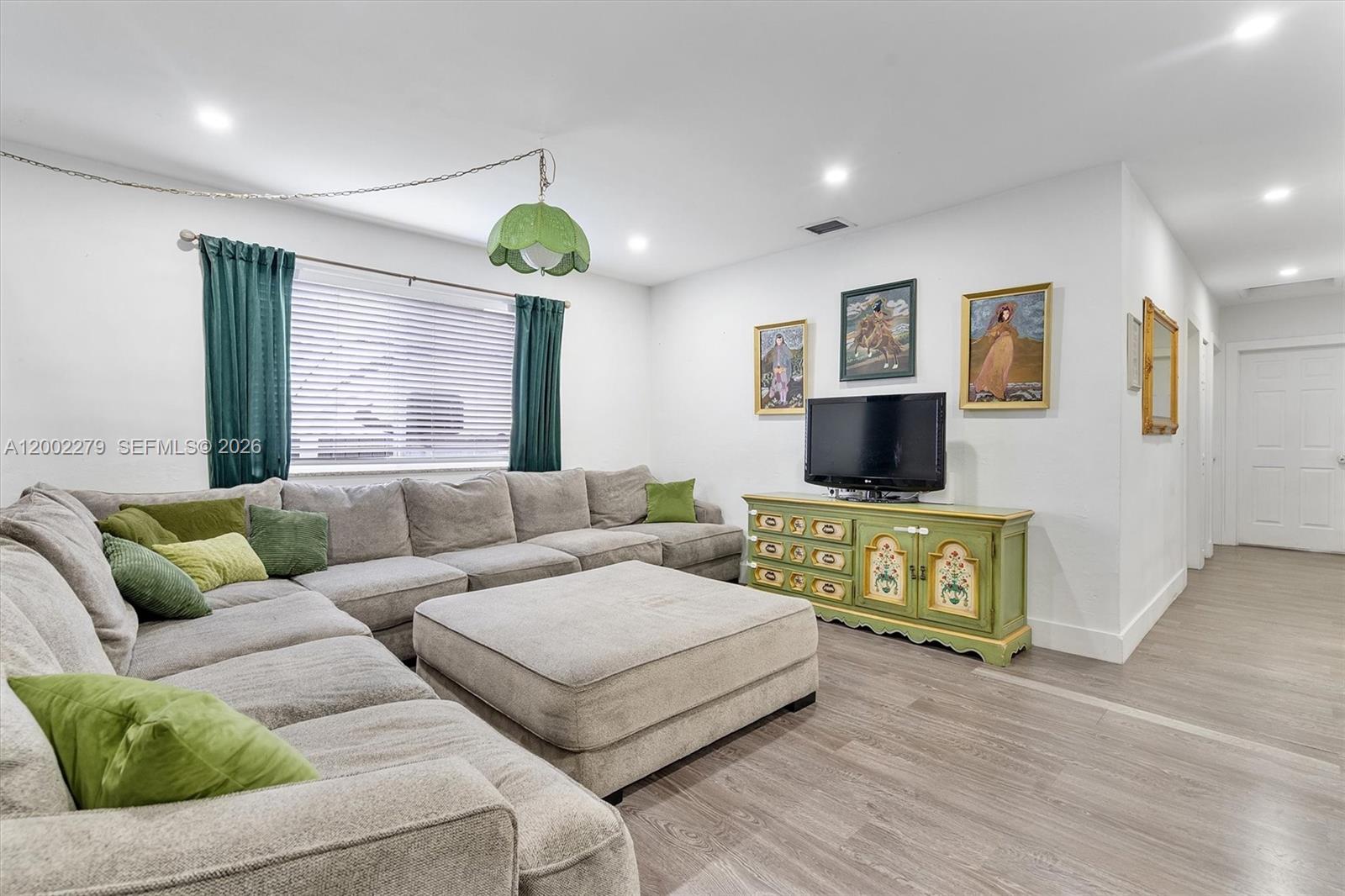 SEMINOLE LAWNS - Residential