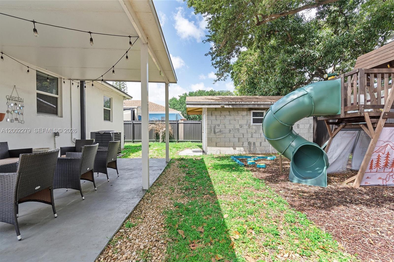 SEMINOLE LAWNS - Residential