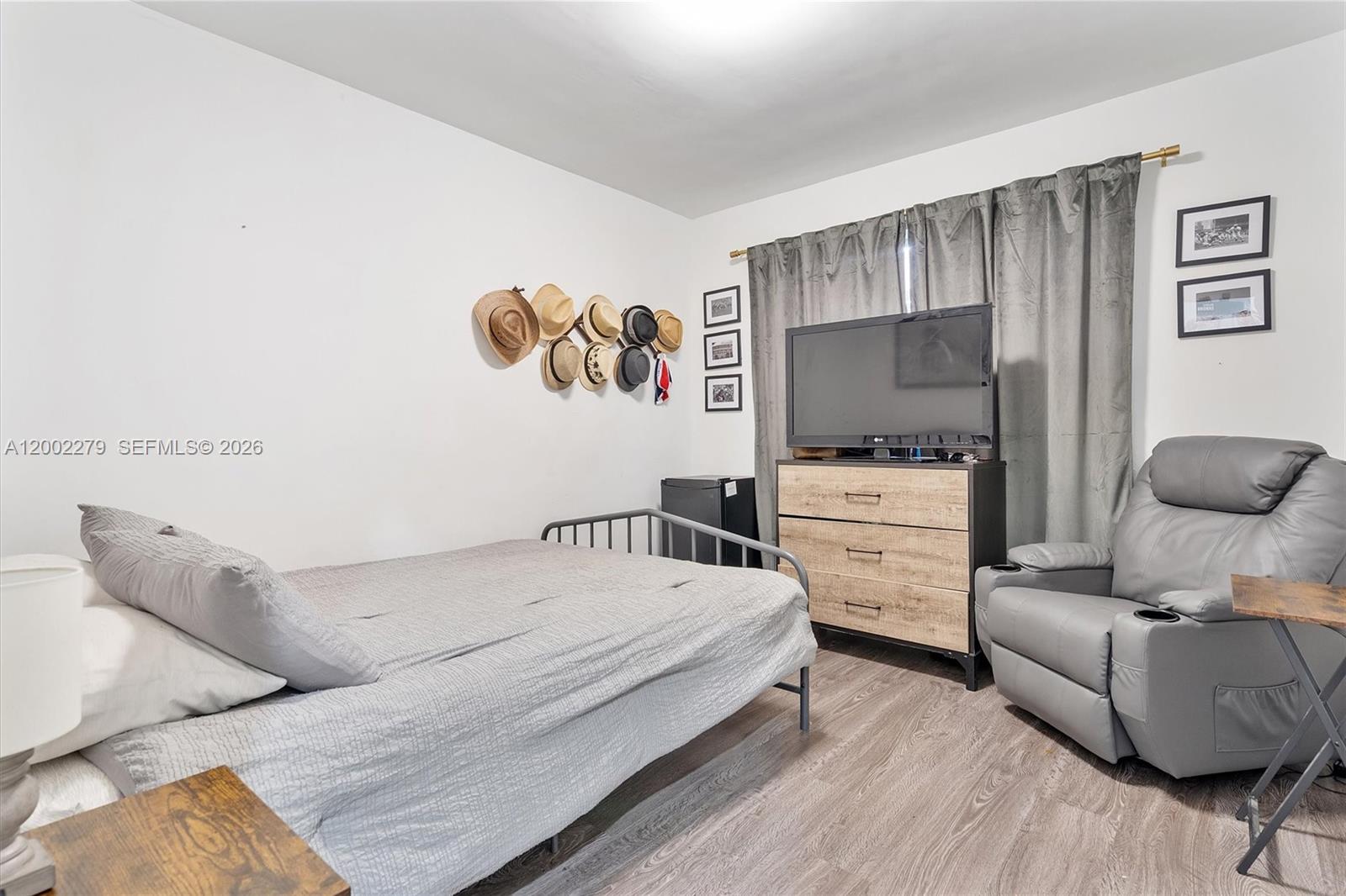 SEMINOLE LAWNS - Residential