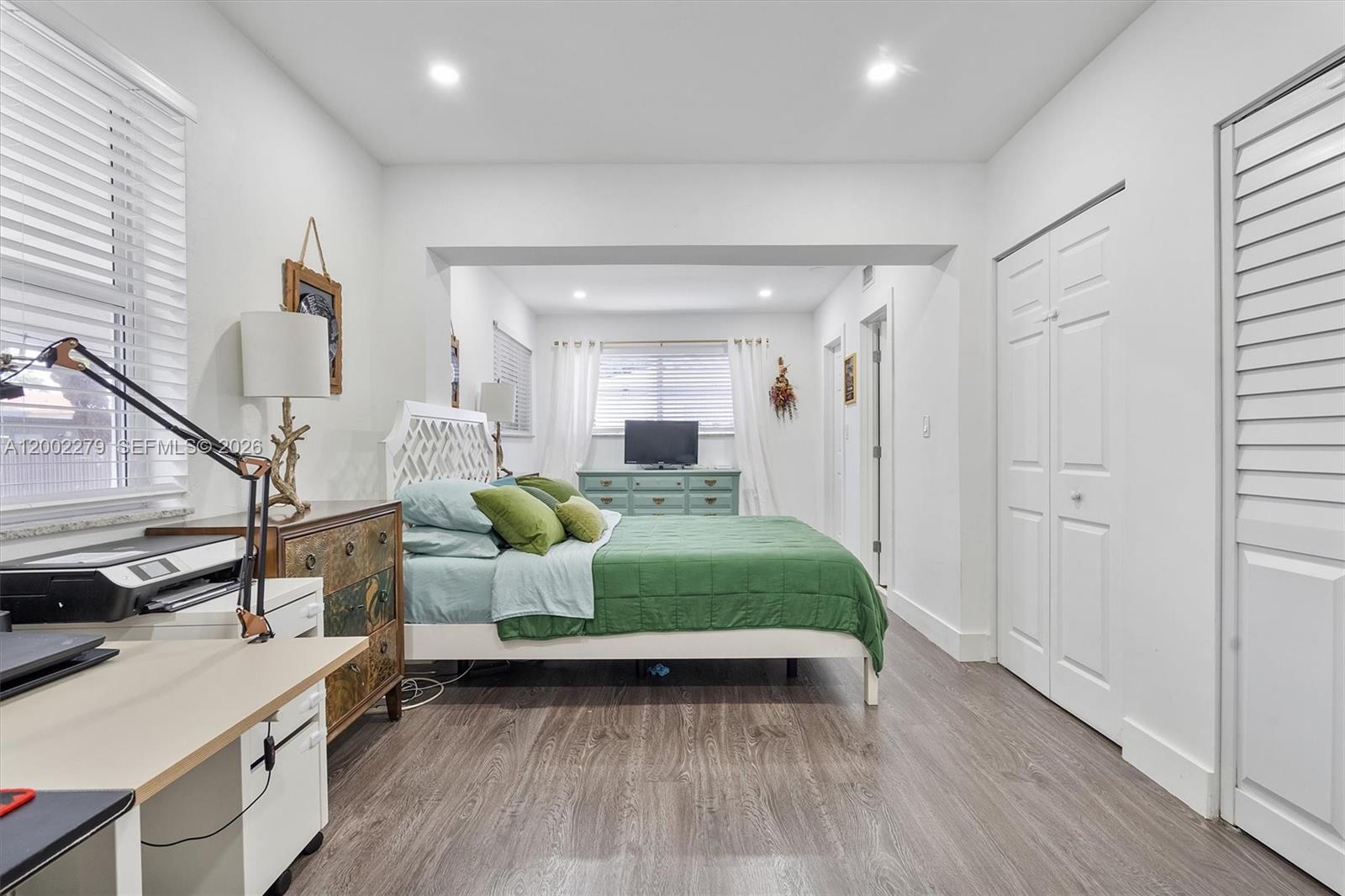 SEMINOLE LAWNS - Residential