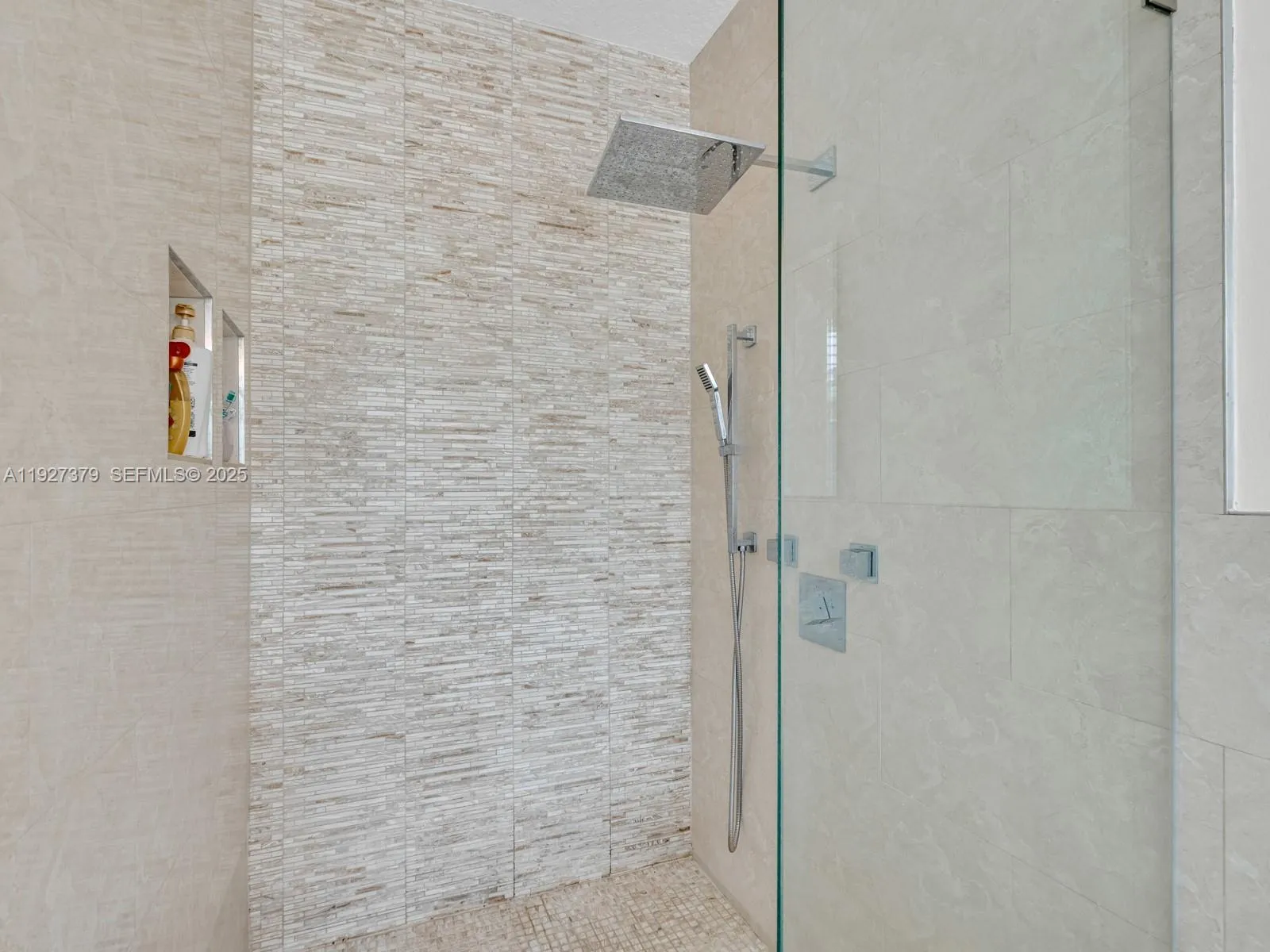 Weston, Florida 33326, United States, 3 Bedrooms Bedrooms, ,2 BathroomsBathrooms,Residential,Active,252631