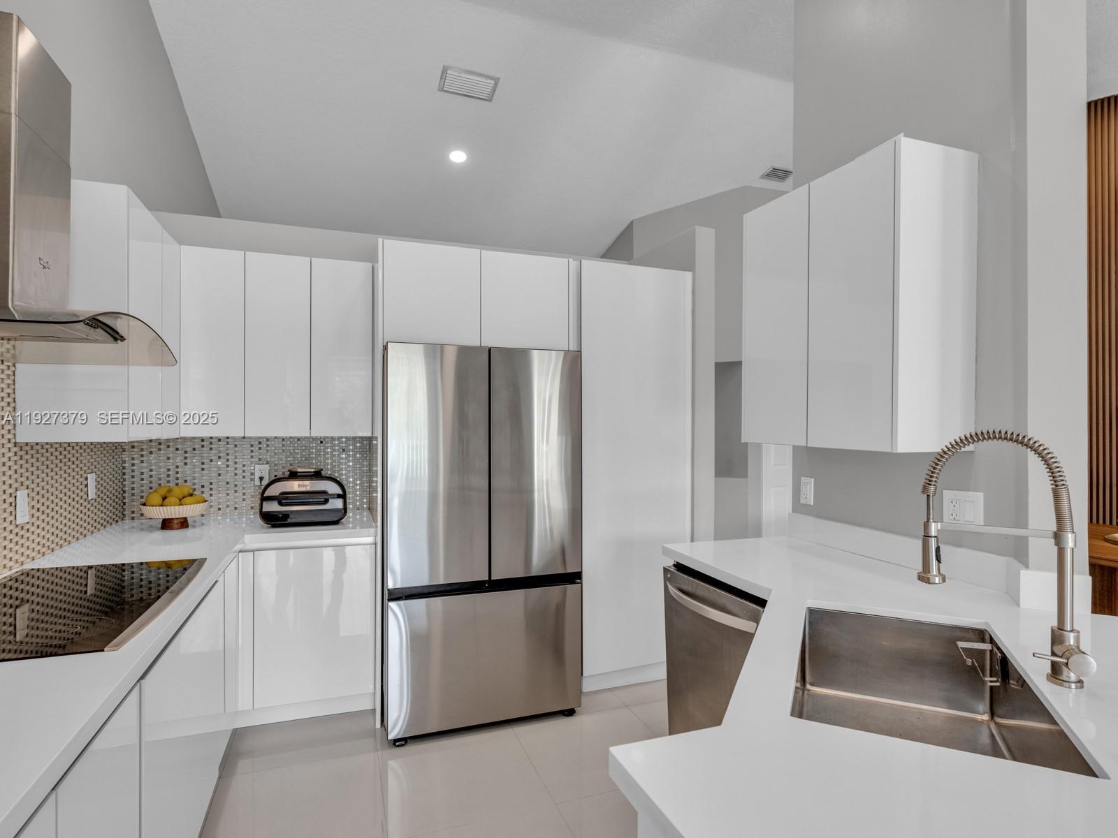 North Lakes - Residential Lease