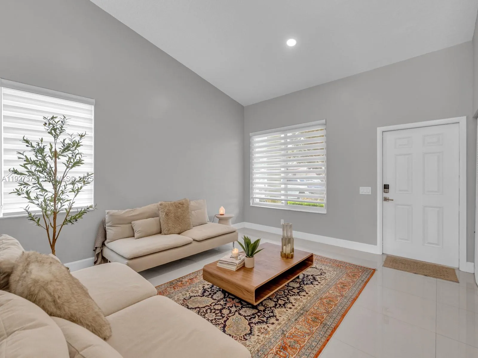 Weston, Florida 33326, United States, 3 Bedrooms Bedrooms, ,2 BathroomsBathrooms,Residential,Active,252631