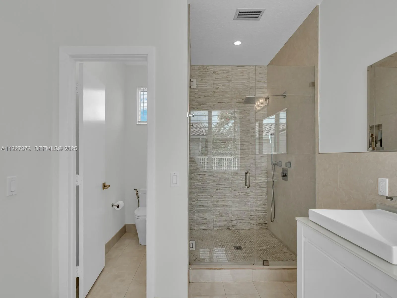 Weston, Florida 33326, United States, 3 Bedrooms Bedrooms, ,2 BathroomsBathrooms,Residential,Active,252631