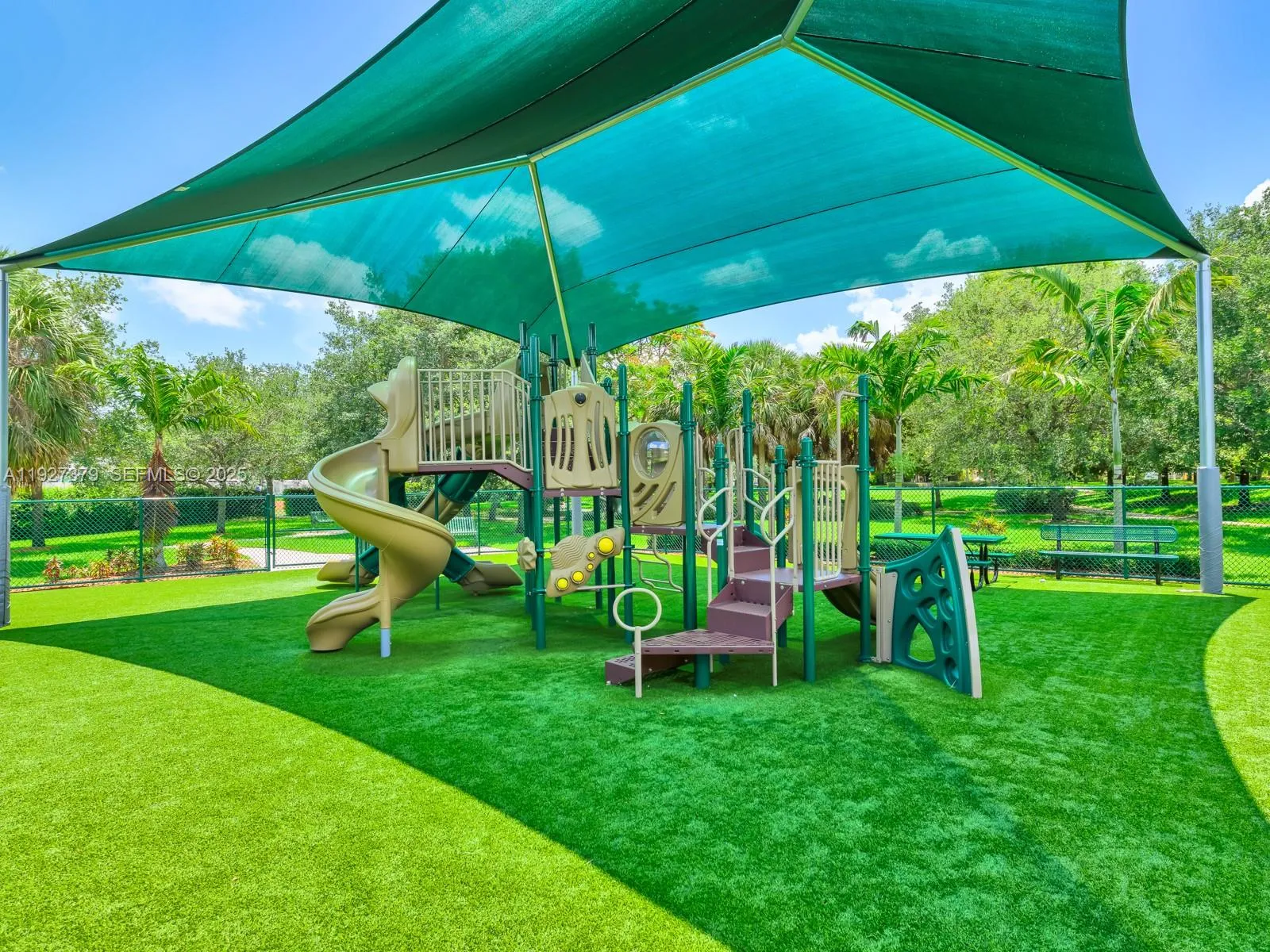 Weston, Florida 33326, United States, 3 Bedrooms Bedrooms, ,2 BathroomsBathrooms,Residential,Active,252631