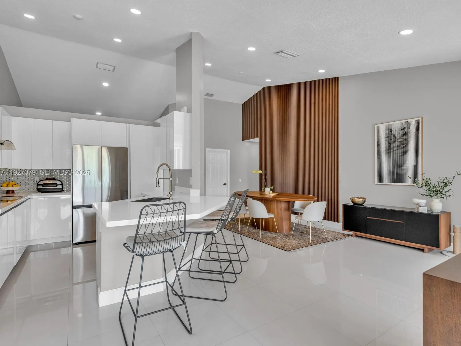 Weston, Florida 33326, United States, 3 Bedrooms Bedrooms, ,2 BathroomsBathrooms,Residential,Active,252631