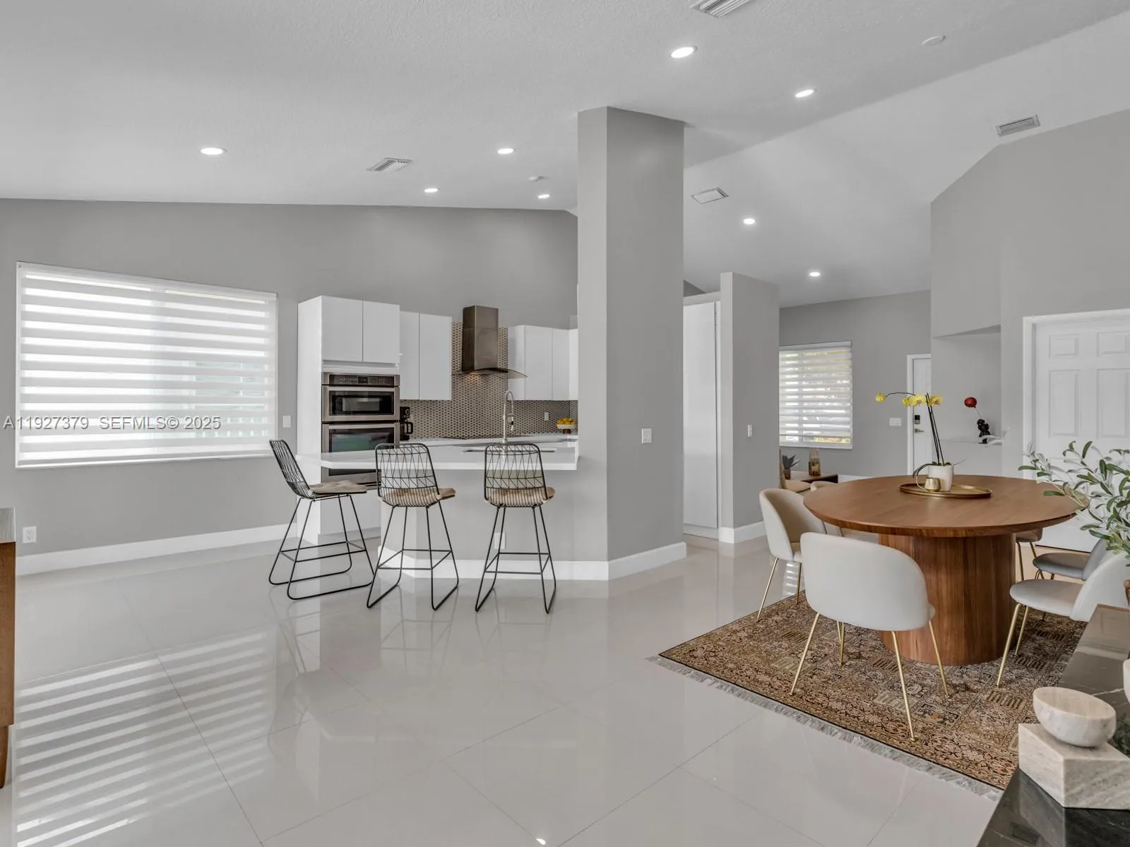 Weston, Florida 33326, United States, 3 Bedrooms Bedrooms, ,2 BathroomsBathrooms,Residential,Active,252631