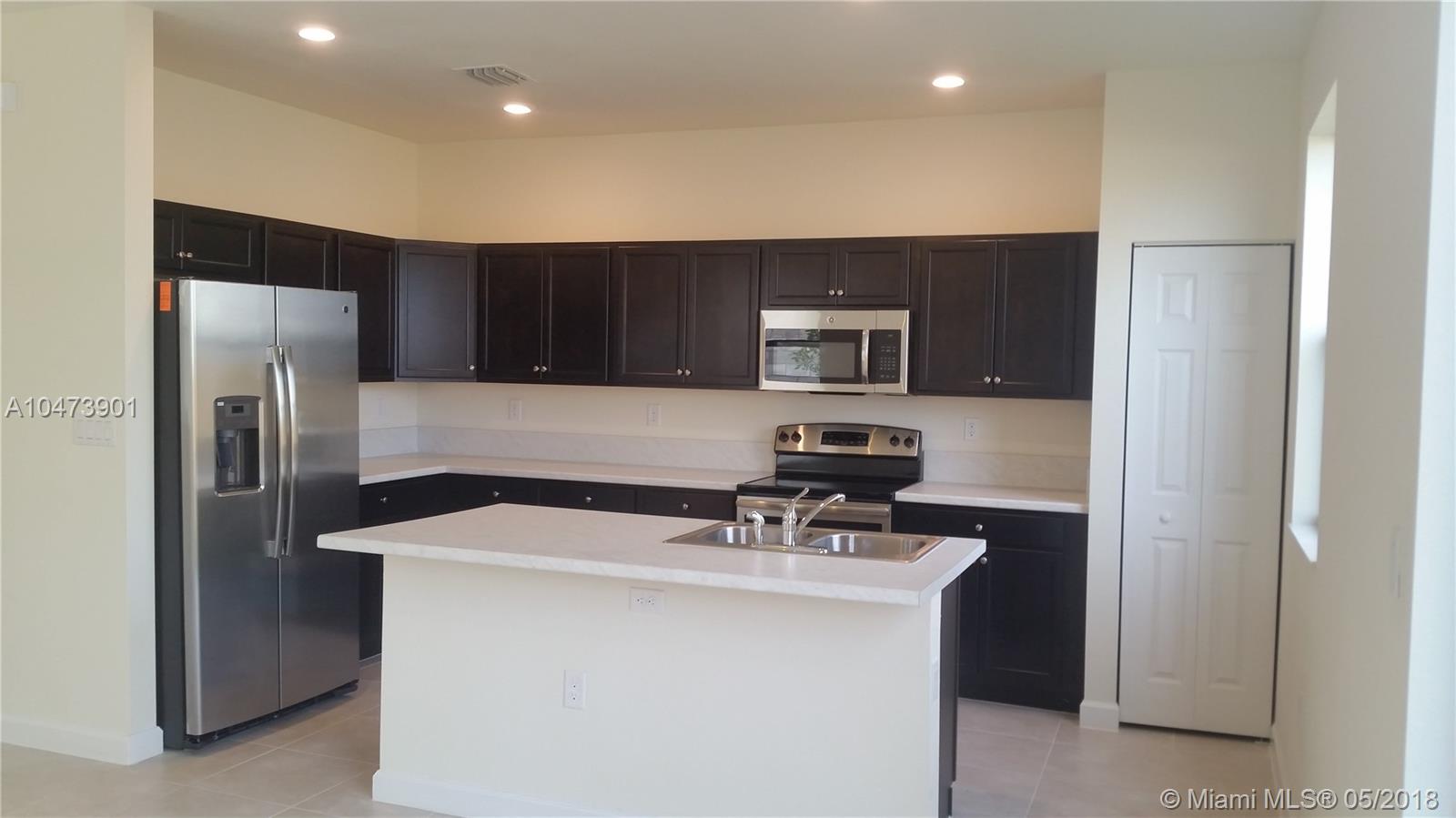 COCO PALM ESTATES - Residential Lease