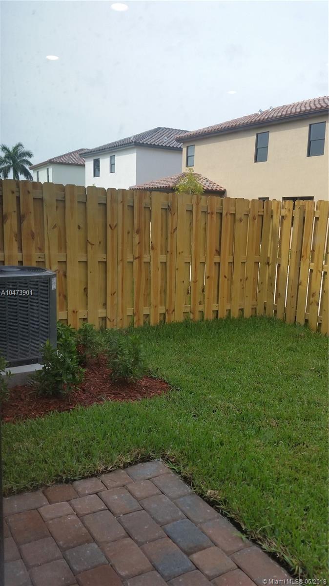 COCO PALM ESTATES - Residential Lease