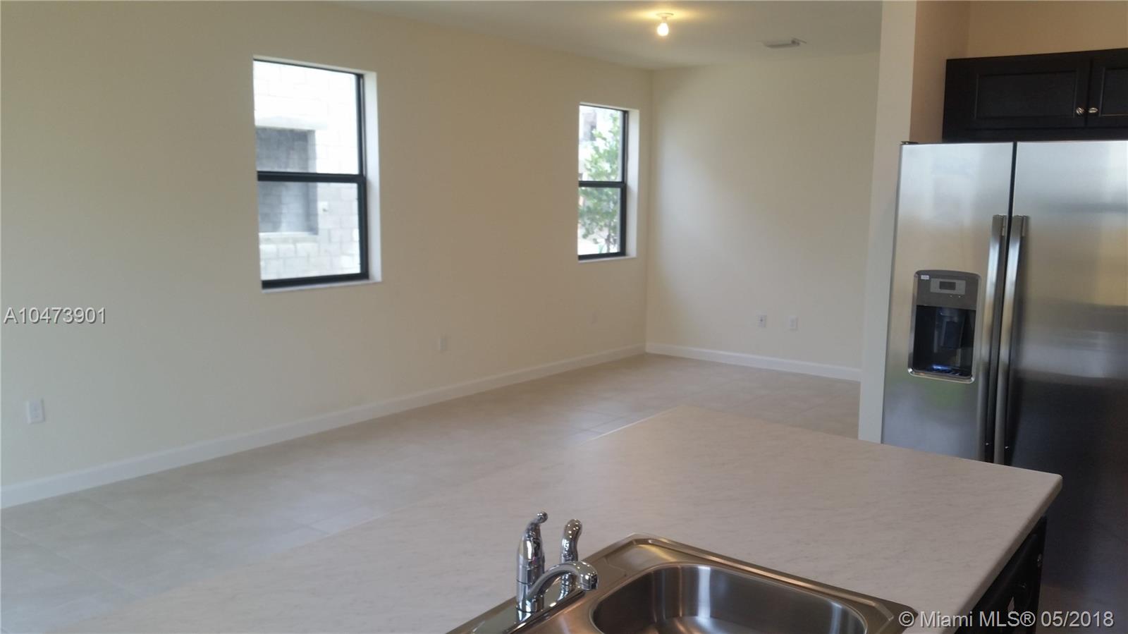 COCO PALM ESTATES - Residential Lease