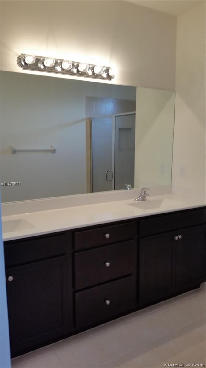 COCO PALM ESTATES - Residential Lease