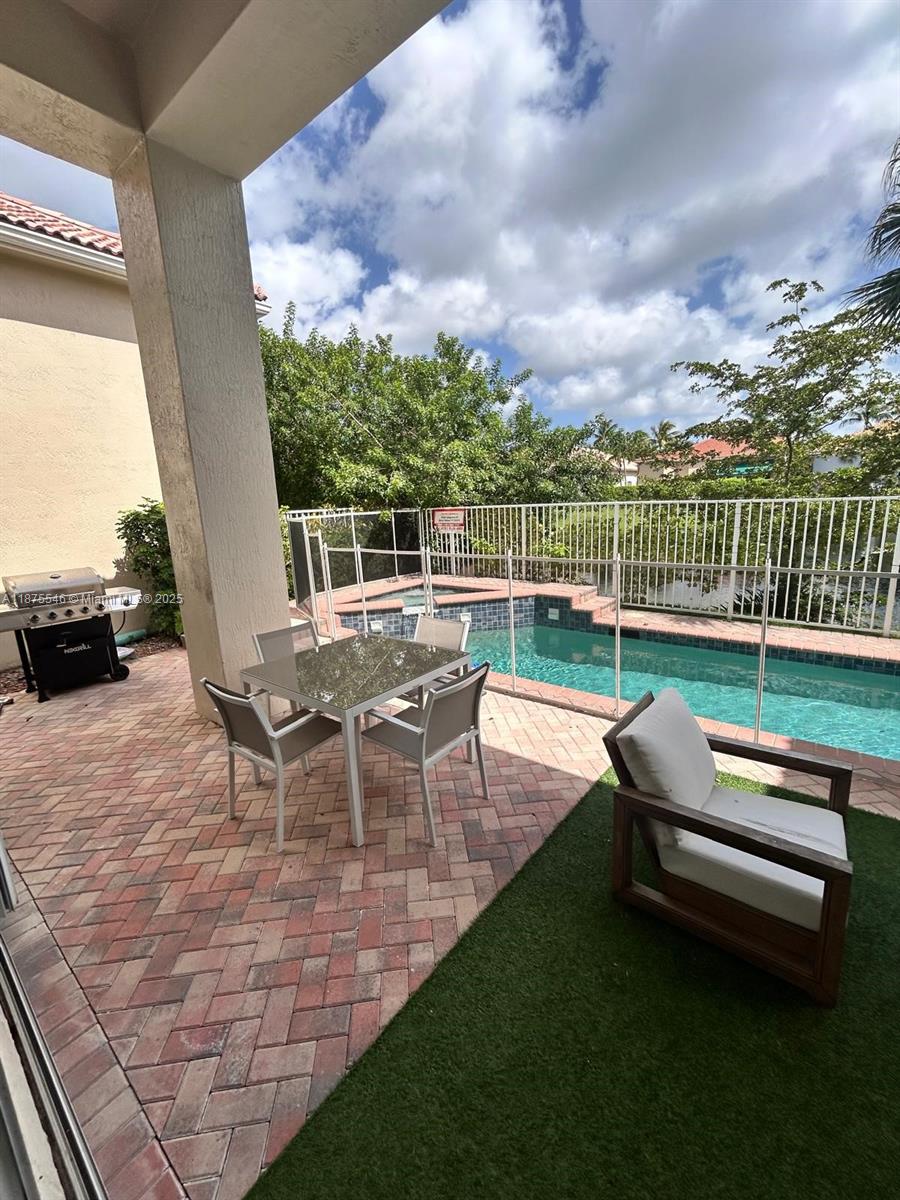 ISLAND IN THE GROVE - Residential Lease