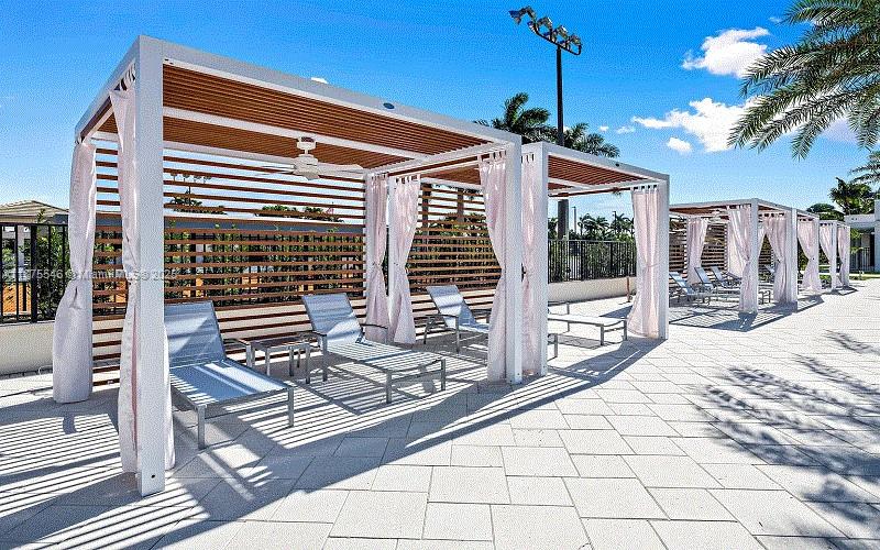 ISLAND IN THE GROVE - Residential Lease