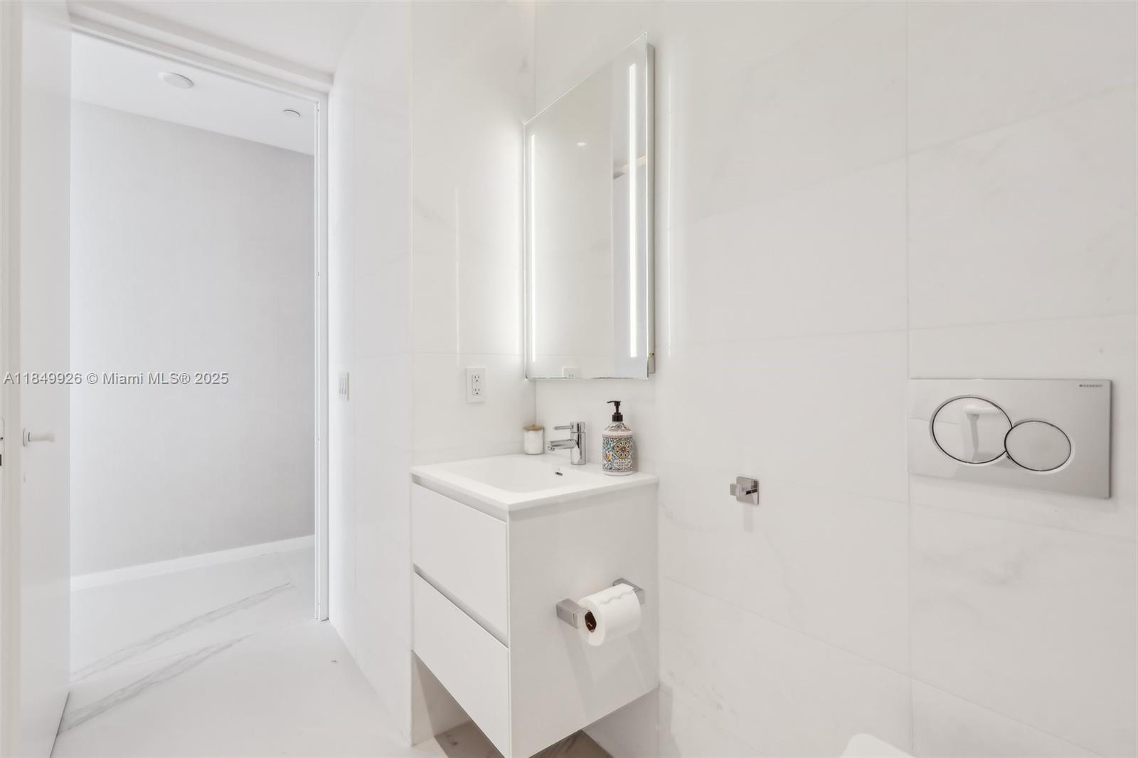 2000 OCEAN CONDO - Residential Lease