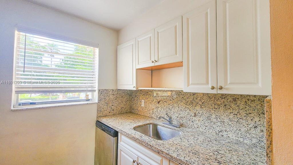 Rental Property at 11 Edgewater Dr 8, Coral Gables, Broward County, Florida - Bedrooms: 12 
Bathrooms: 12  - $2,850 MO.