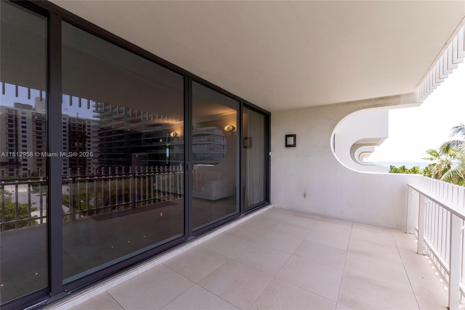 KENILWORTH CONDO - Residential