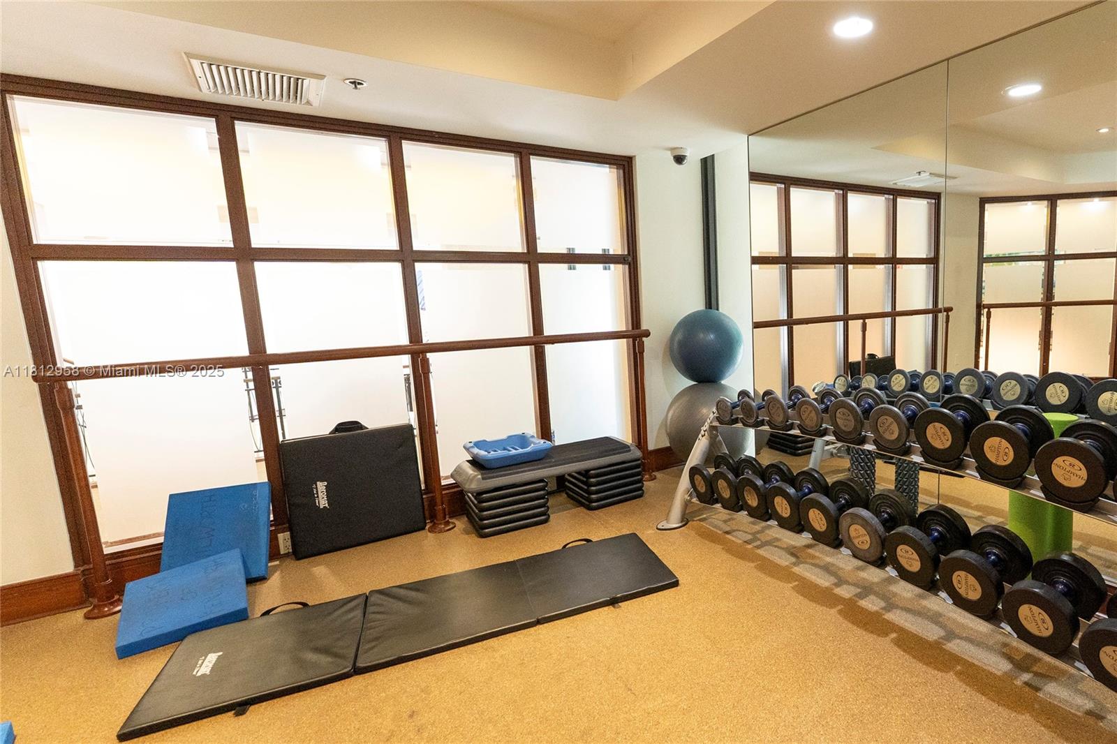 KENILWORTH CONDO - Residential