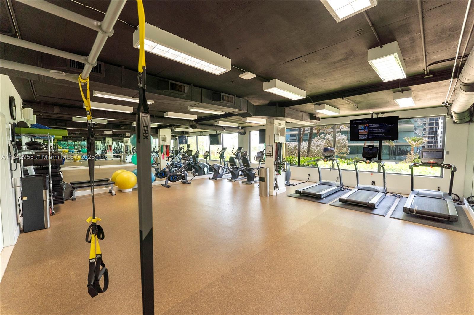 KENILWORTH CONDO - Residential