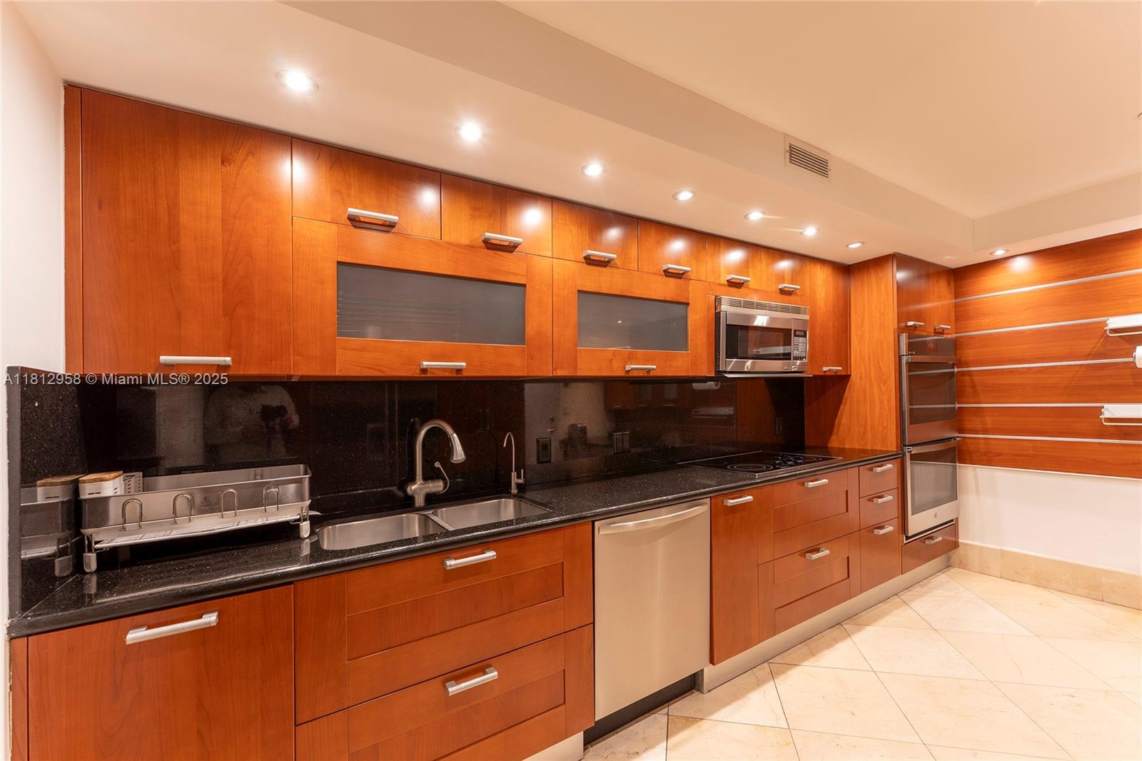 10205 Collins Ave 401