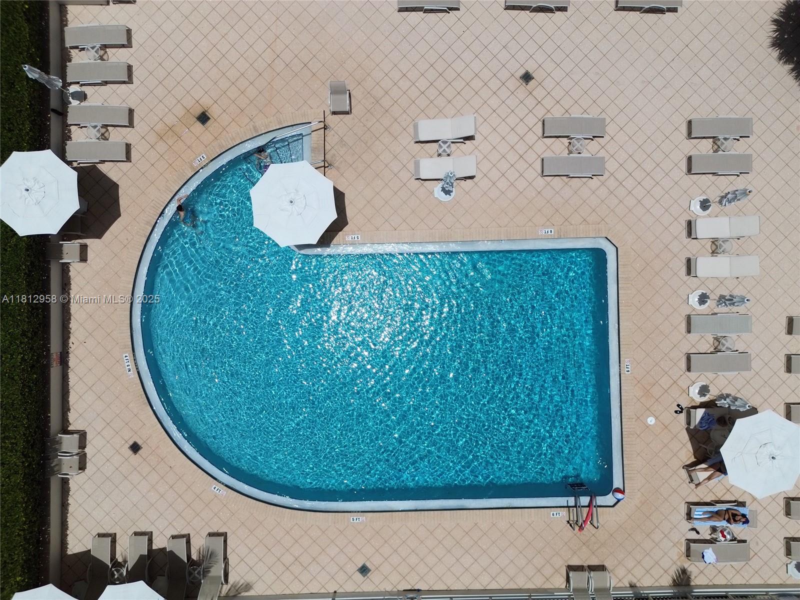 KENILWORTH CONDO - Residential