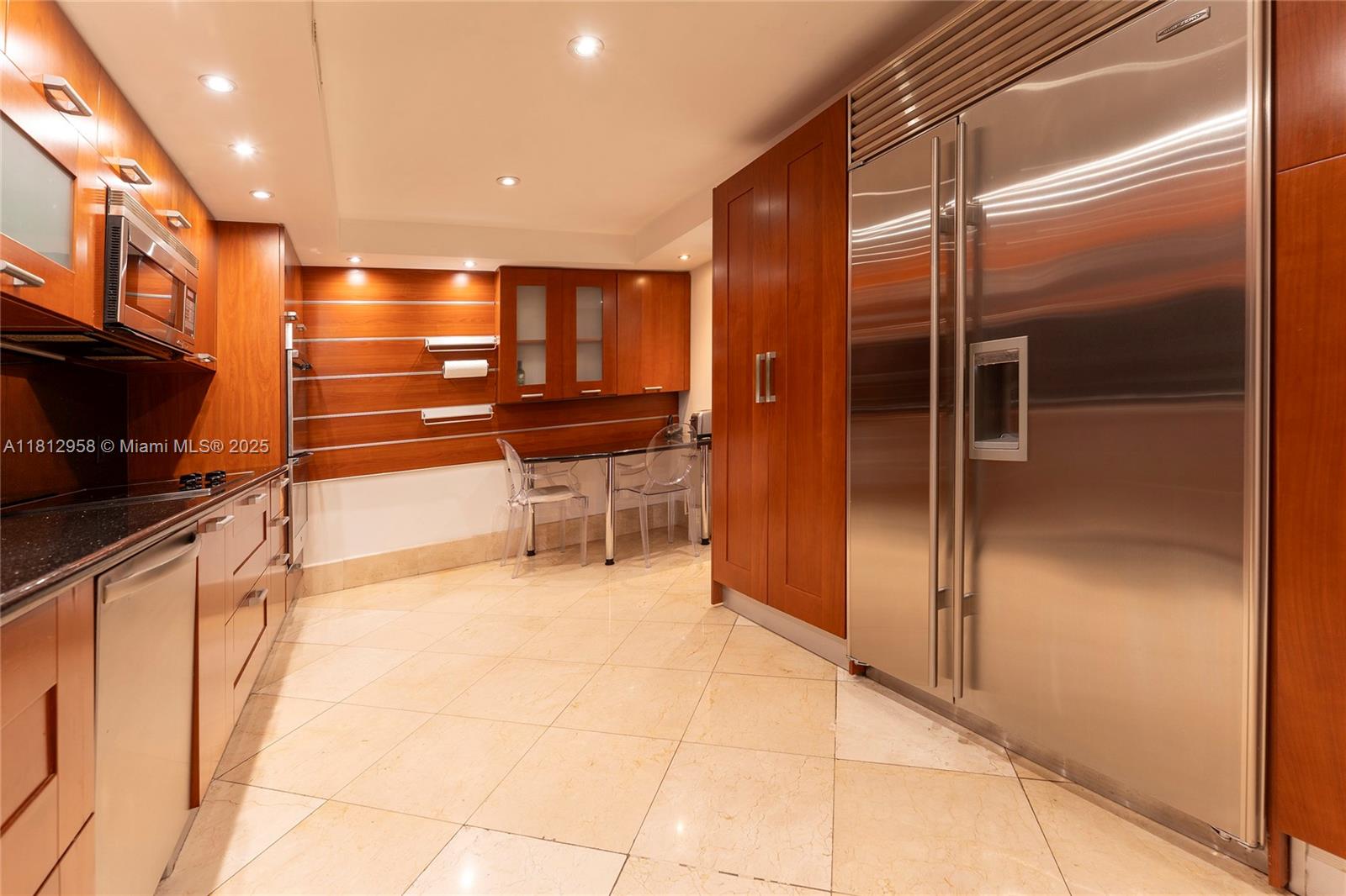 10205 Collins Ave 401