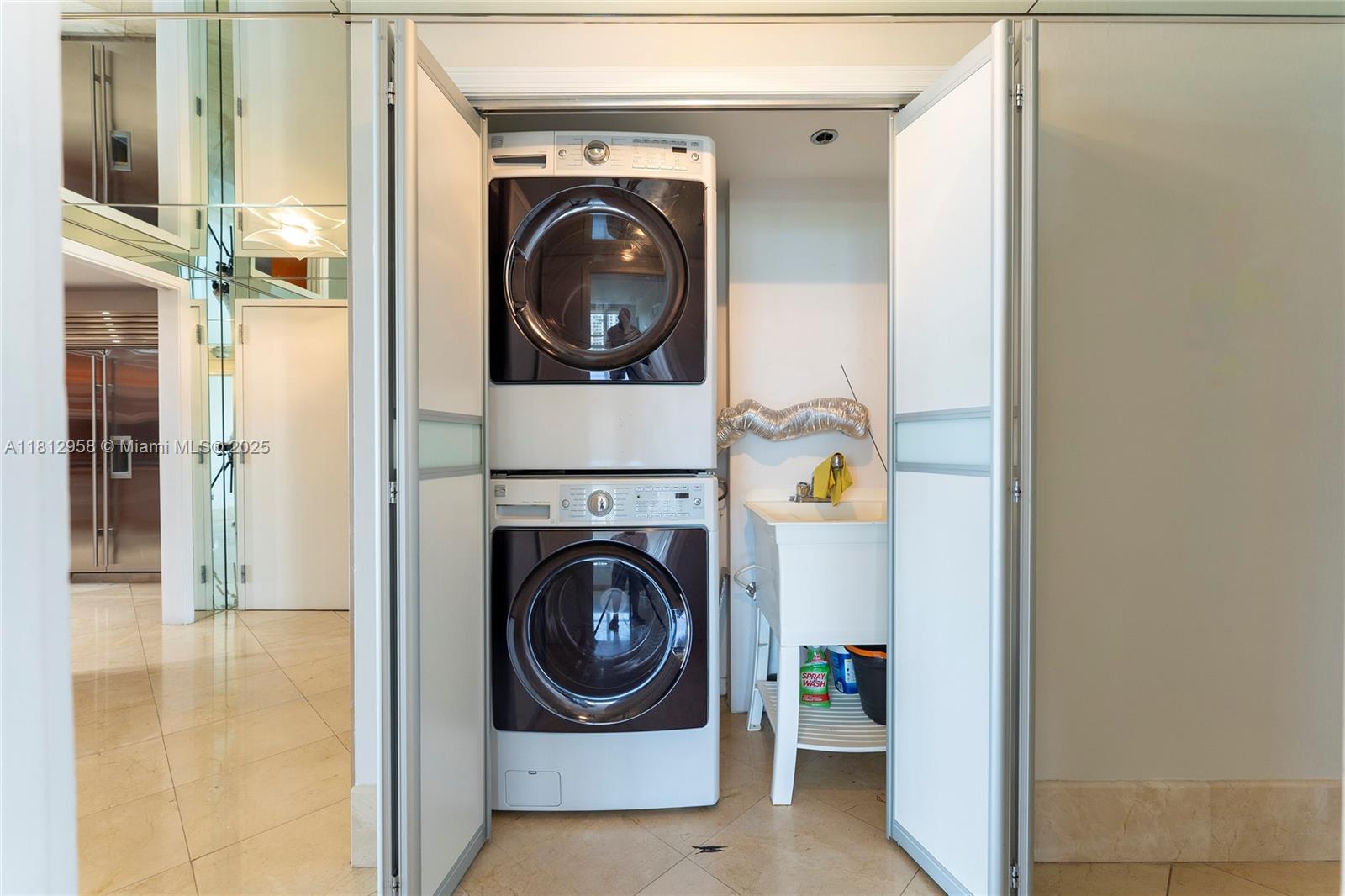 KENILWORTH CONDO - Residential