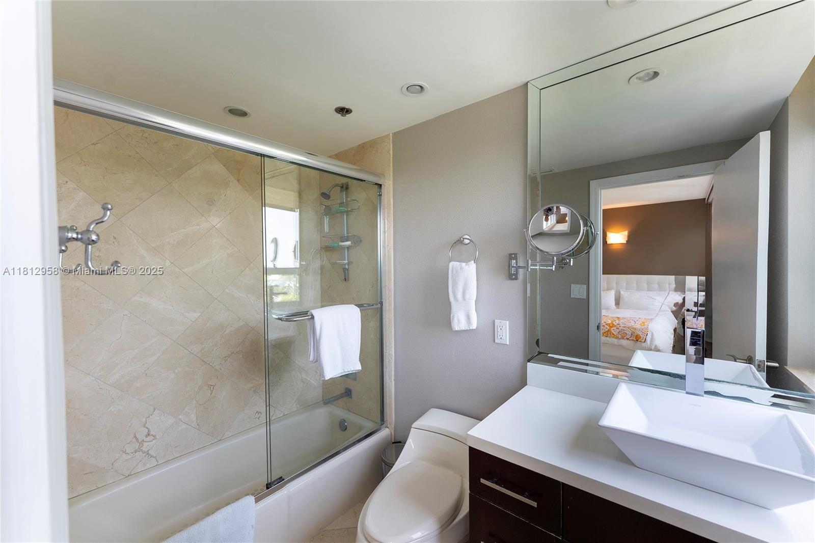 KENILWORTH CONDO - Residential