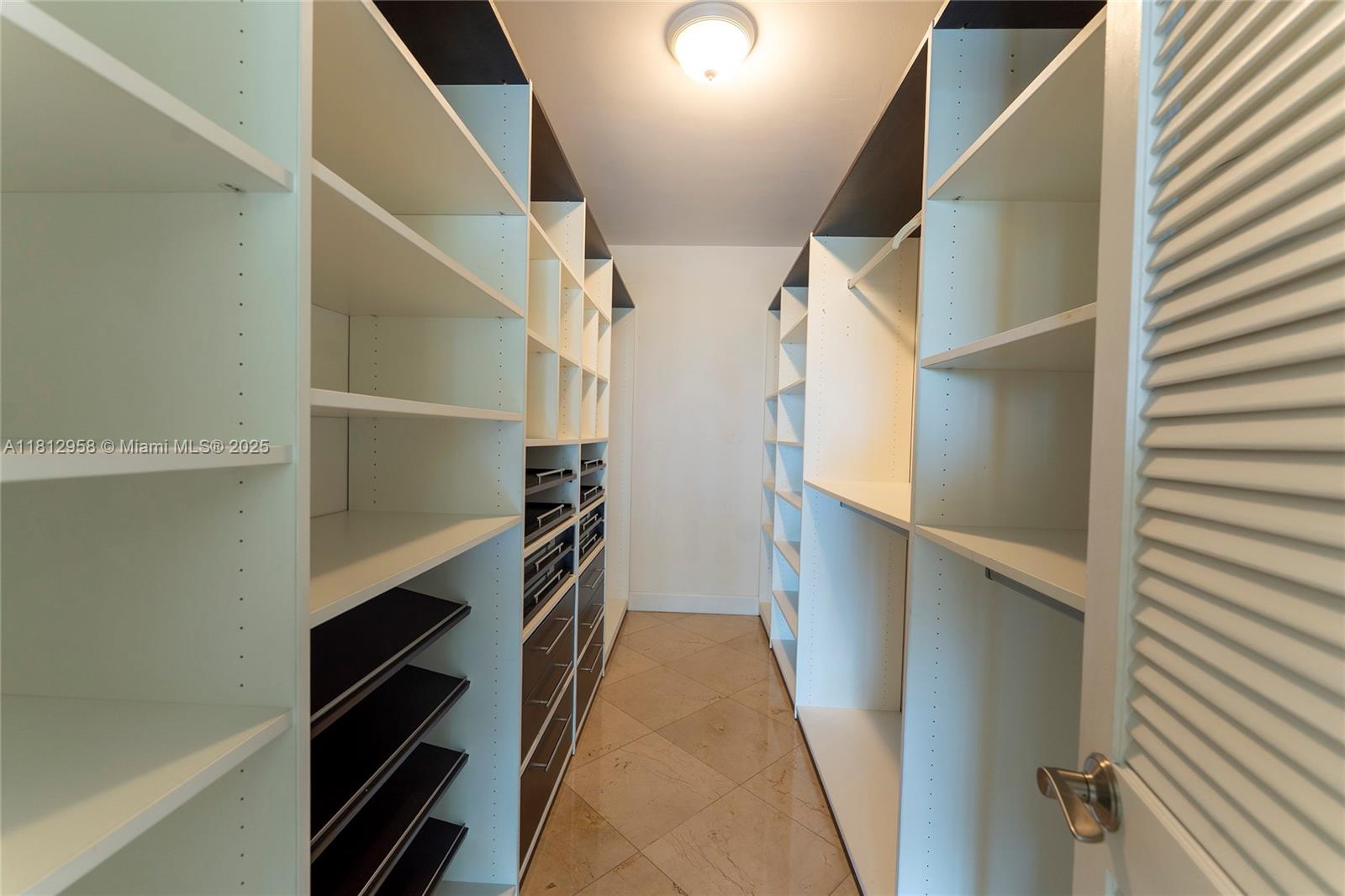 KENILWORTH CONDO - Residential