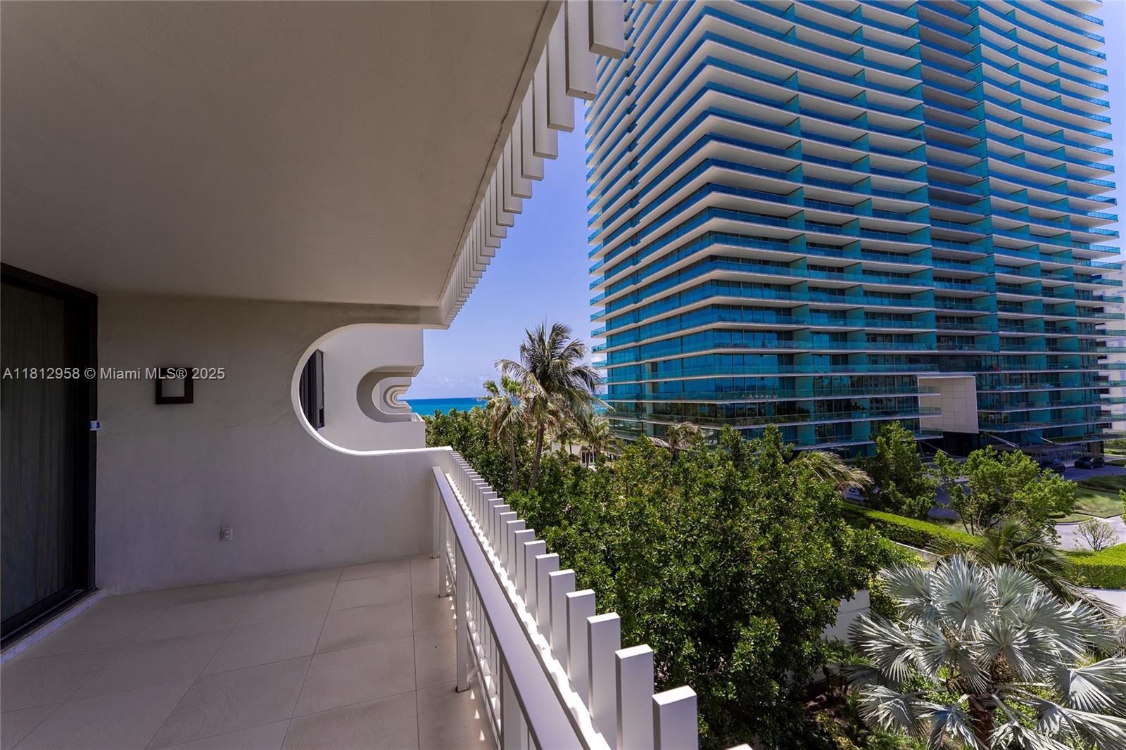 KENILWORTH CONDO - Residential