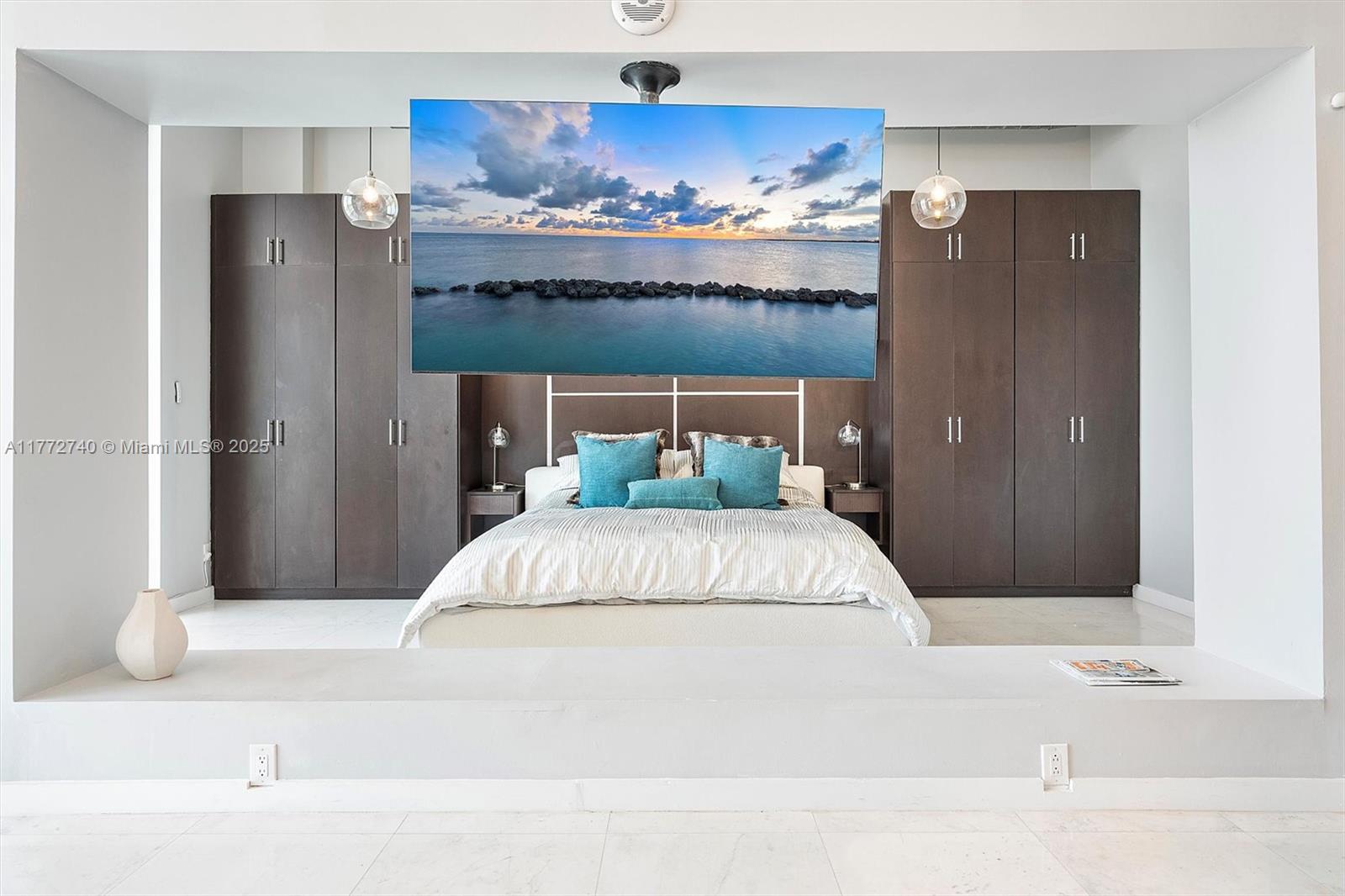 UPTOWN MARINA LOFTS CONDO - Residential Lease