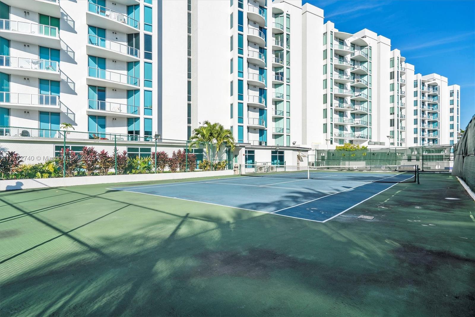 UPTOWN MARINA LOFTS CONDO - Residential Lease