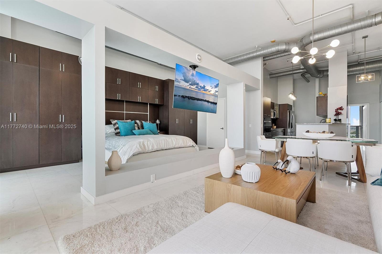 UPTOWN MARINA LOFTS CONDO - Residential Lease