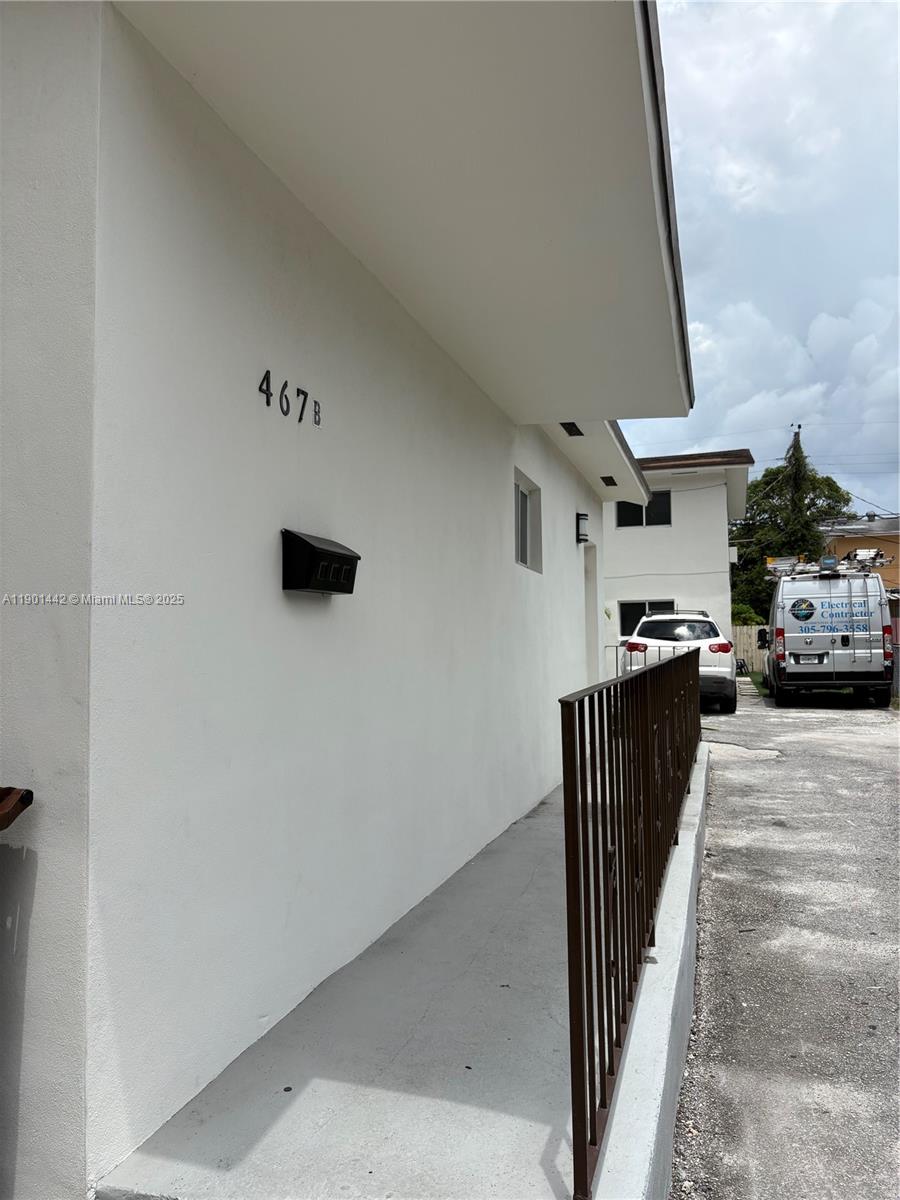 6TH ADDN TO HIALEAH - Residential Lease