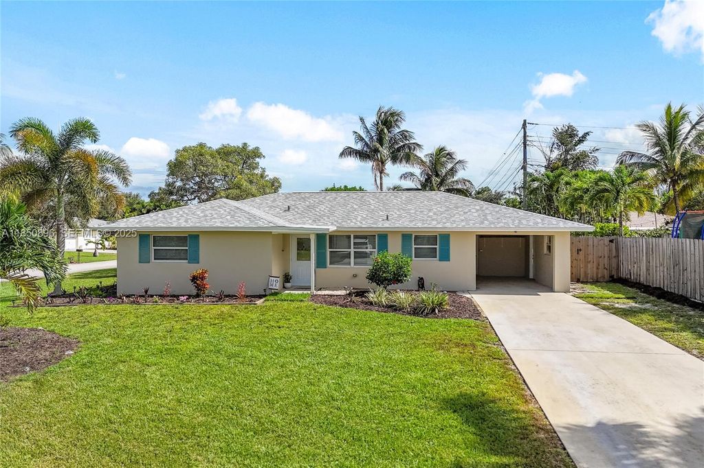 Photo of 110 E Windsor Rd E, Jupiter, FL 33469 (MLS # A11850896)