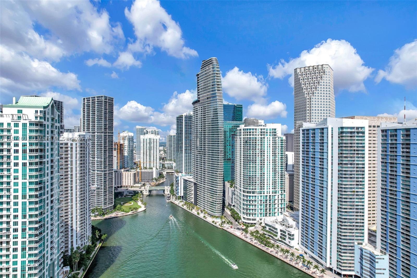 300 BISCAYNE BLVD WAY COND - Residential