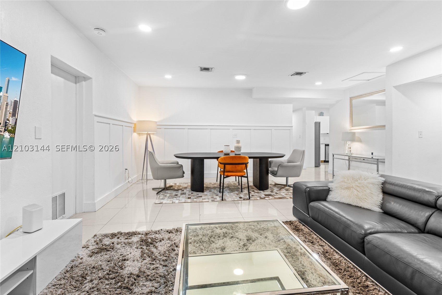 1195 NE 147th St .