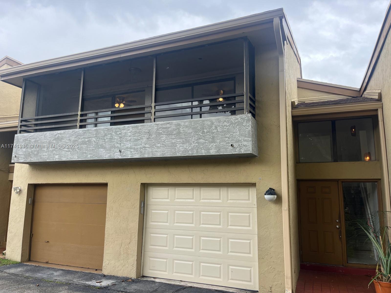 2944 W Missionwood Cir D-14, Miramar, Broward County, Florida - 2 Bedrooms  
2 Bathrooms - 