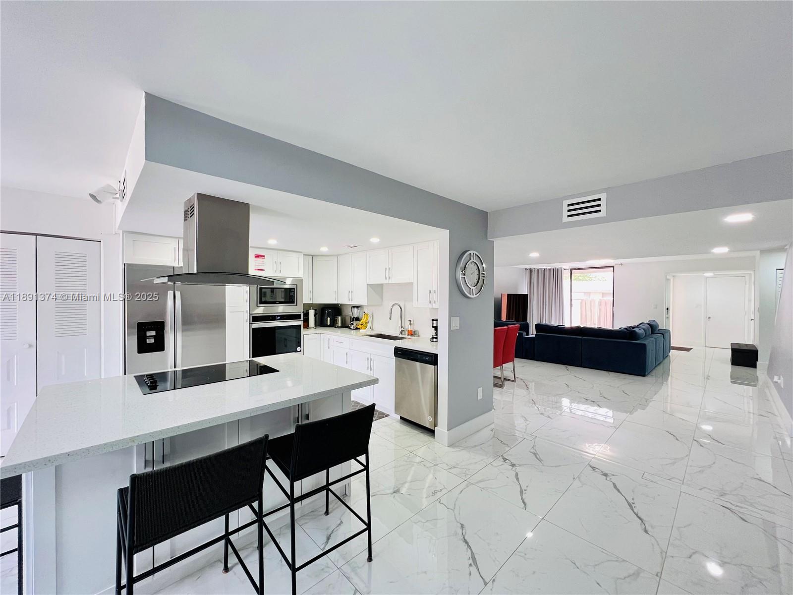 TOWNHOUSES OF THE CALIF C - Residential