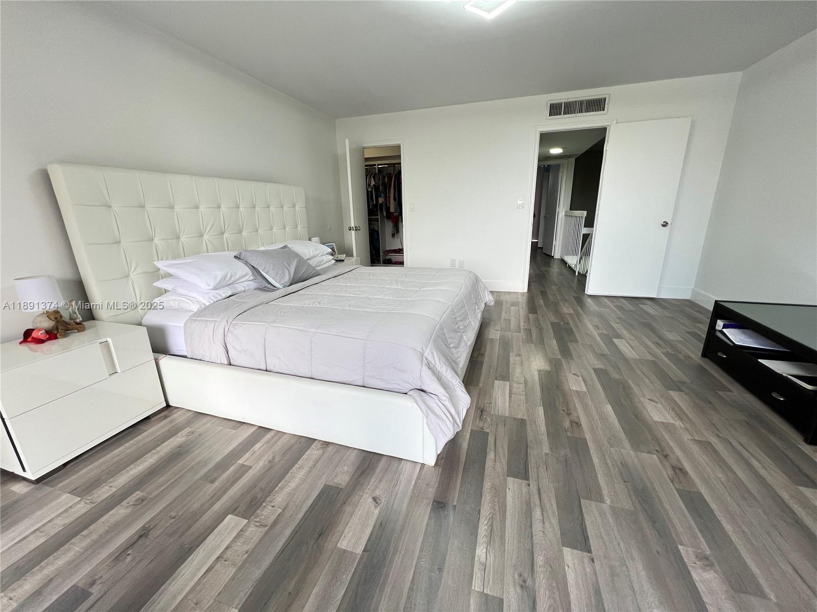 TOWNHOUSES OF THE CALIF C - Residential