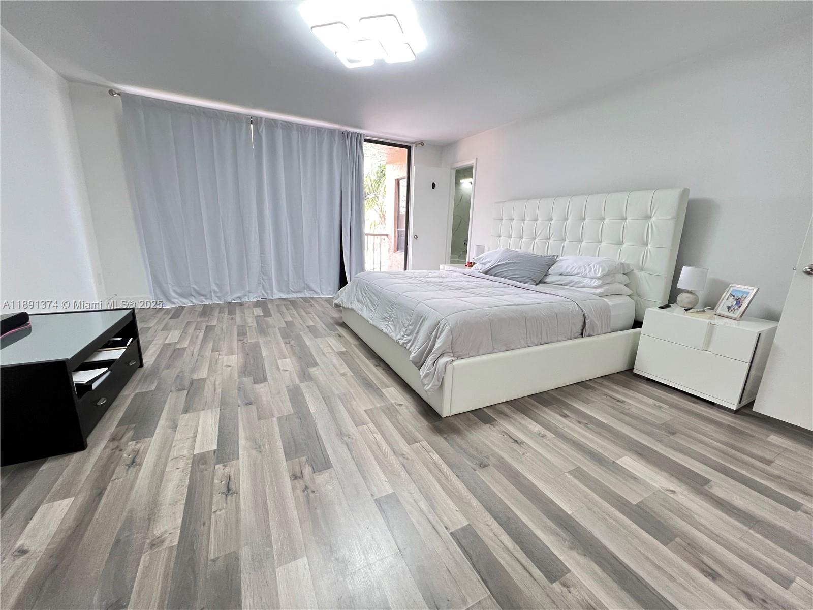 TOWNHOUSES OF THE CALIF C - Residential