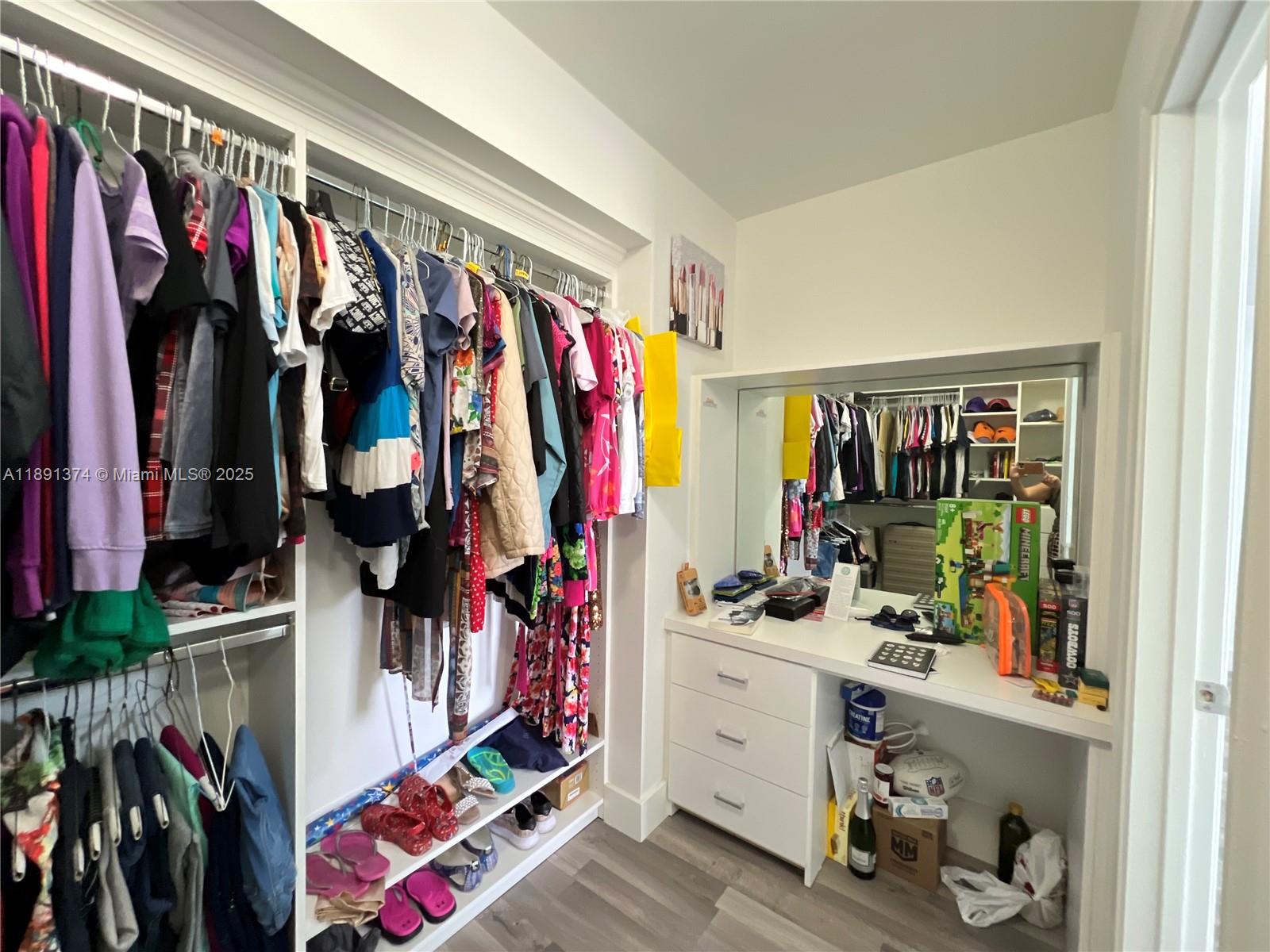 TOWNHOUSES OF THE CALIF C - Residential